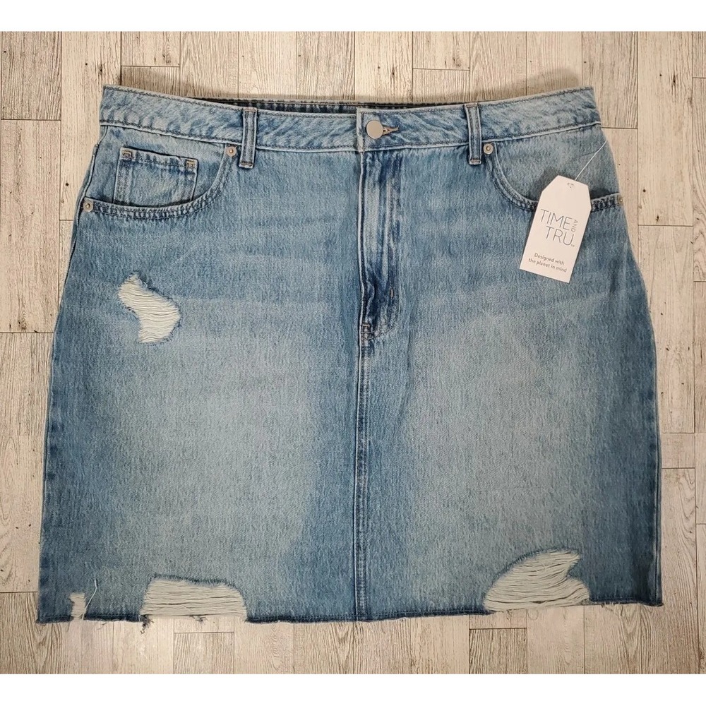 Time & Tru Denim Mini Skirt Size 16 Destructed Light Wash Jeans Style Womens NEW